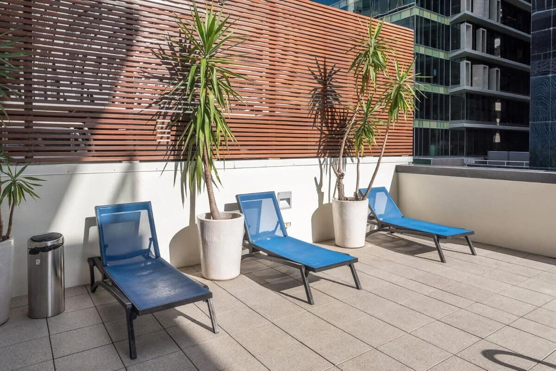 Apartment Stylish Getaway With Pool Gym Parking Brisbane