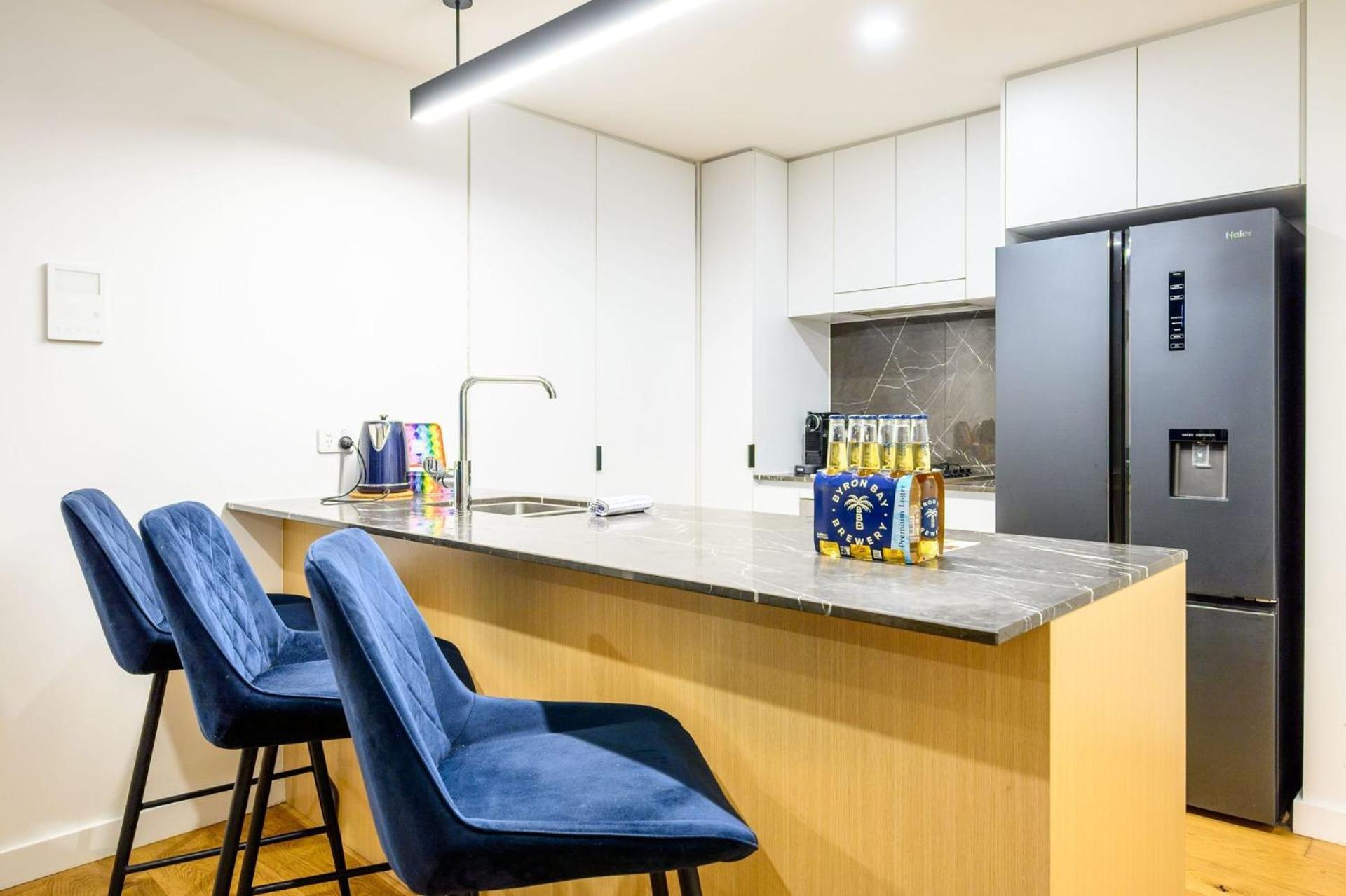 Apartment Stunning 2 Bedroom Retreat W Gym Sauna And Pool *