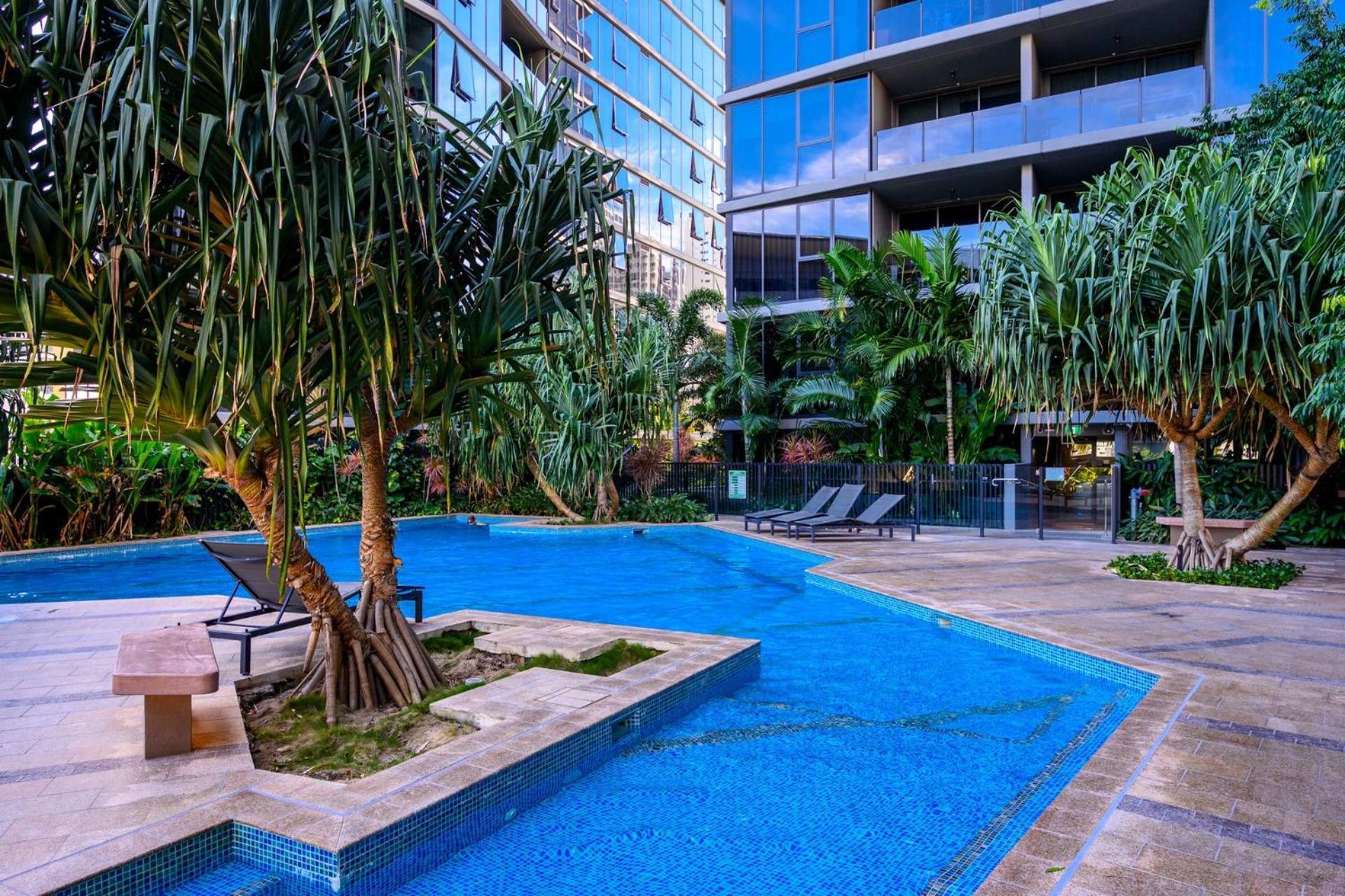 Stunning 2 Bedroom Retreat W Gym Sauna And Pool Apartment Brisbane