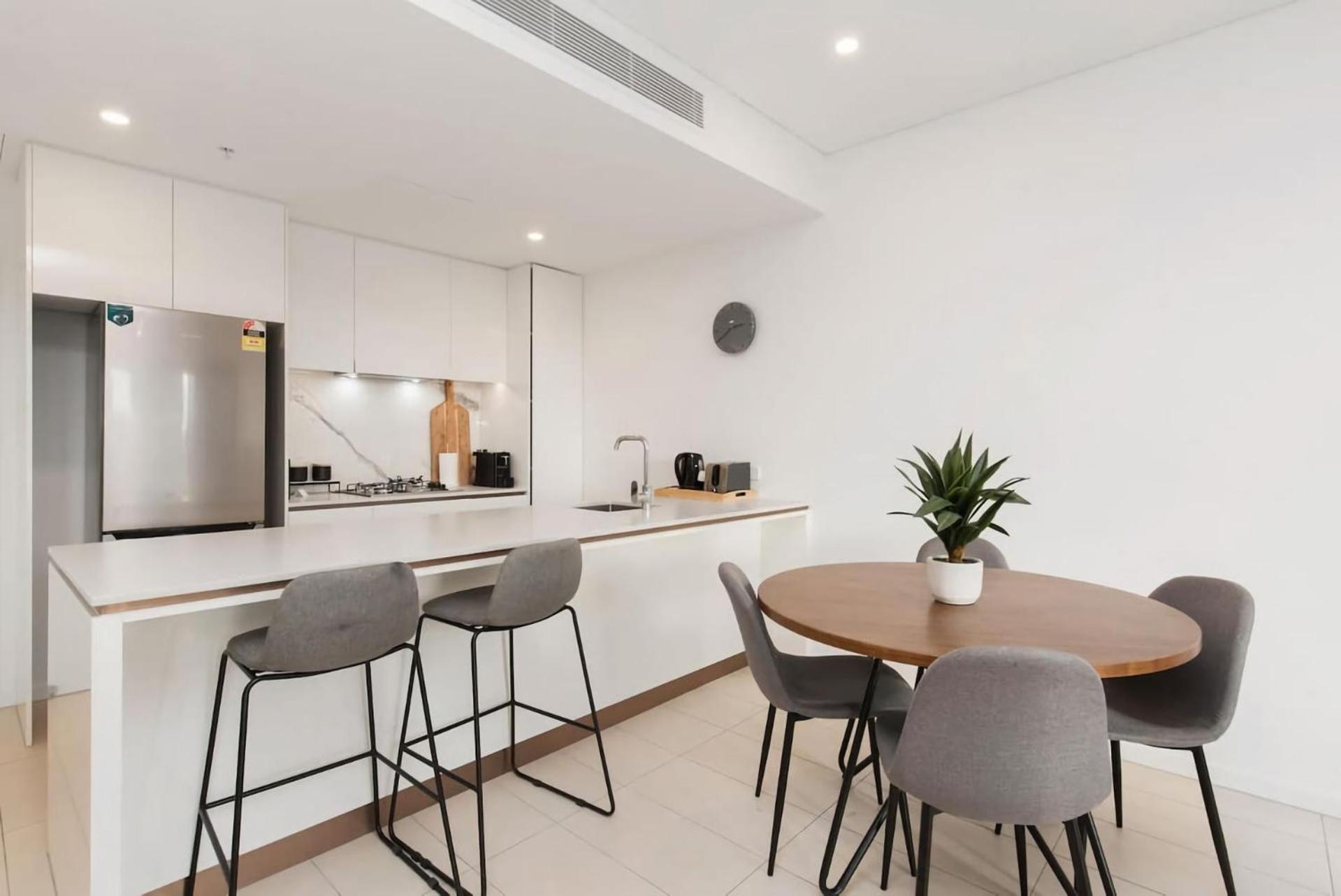 South Bank Skyview Pool & Gym Access Apartment Brisbane