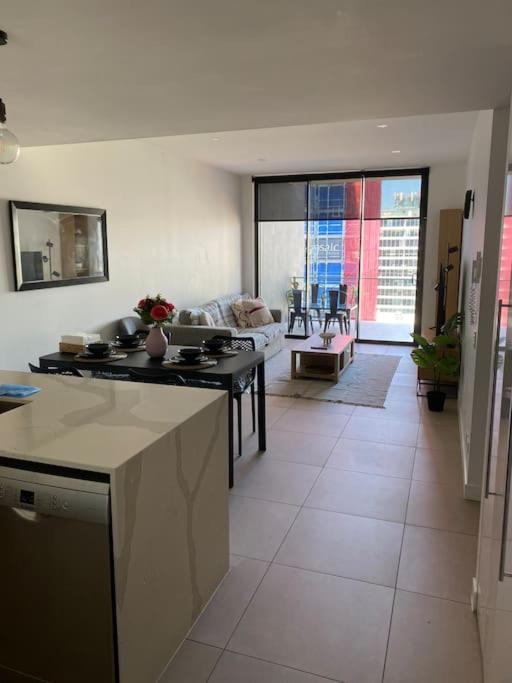 Apartment Spacious 2 Bed 2 Bathroom Unit In Heart Toowong Brisbane