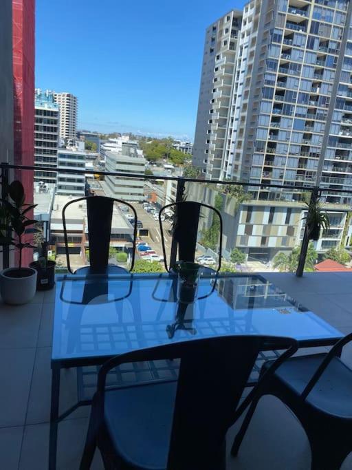 Spacious 2 Bed 2 Bathroom Unit In Heart Toowong * Brisbane