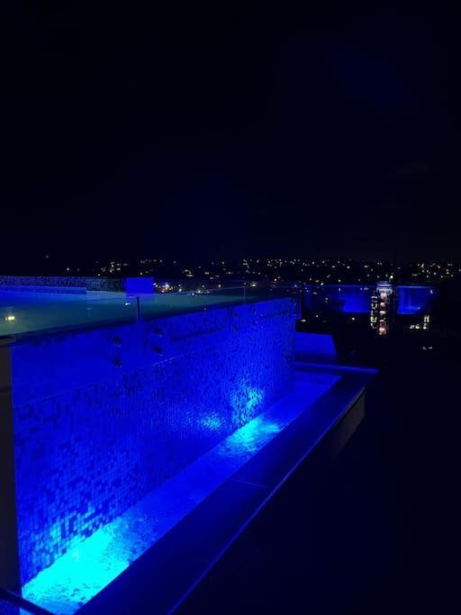 Apartment Spacious 2 Bed 2 Bathroom Unit In Heart Toowong Brisbane