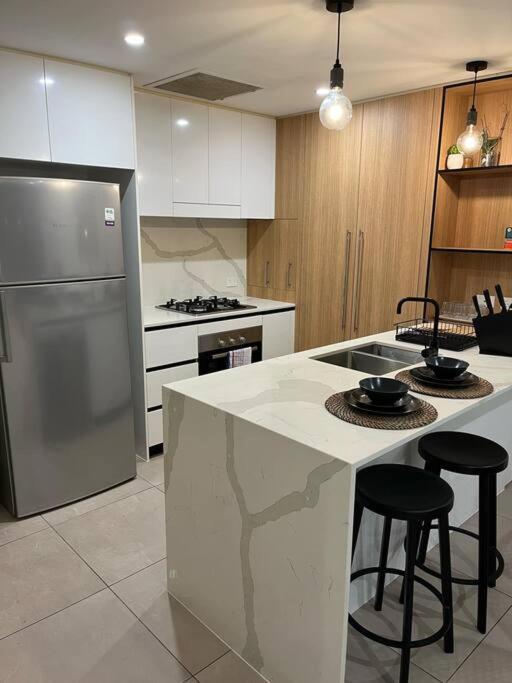 Spacious 2 Bed 2 Bathroom Unit In Heart Toowong