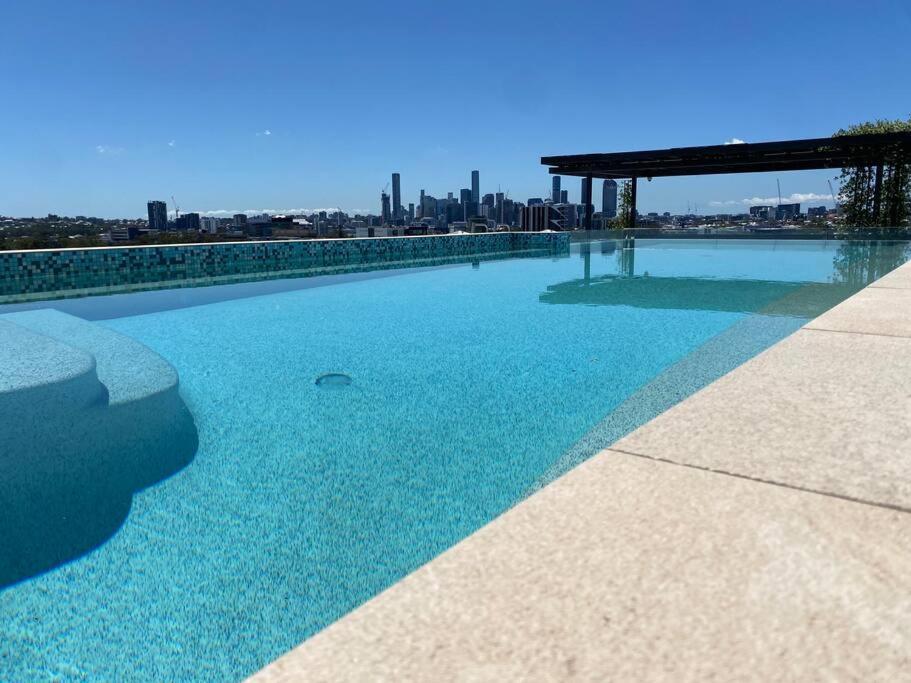 Spacious 2 Bed 2 Bathroom Unit In Heart Toowong Apartment Brisbane