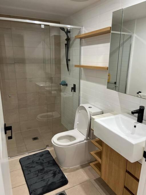 Apartment Spacious 2 Bed 2 Bathroom Unit In Heart Toowong