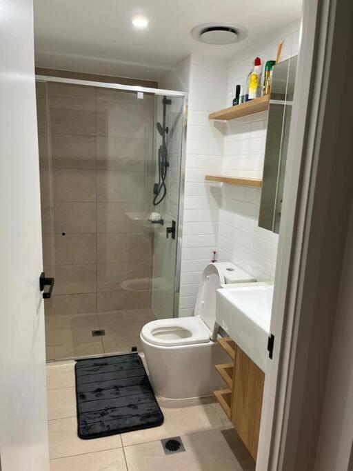 Apartment Spacious 2 Bed 2 Bathroom Unit In Heart Toowong *