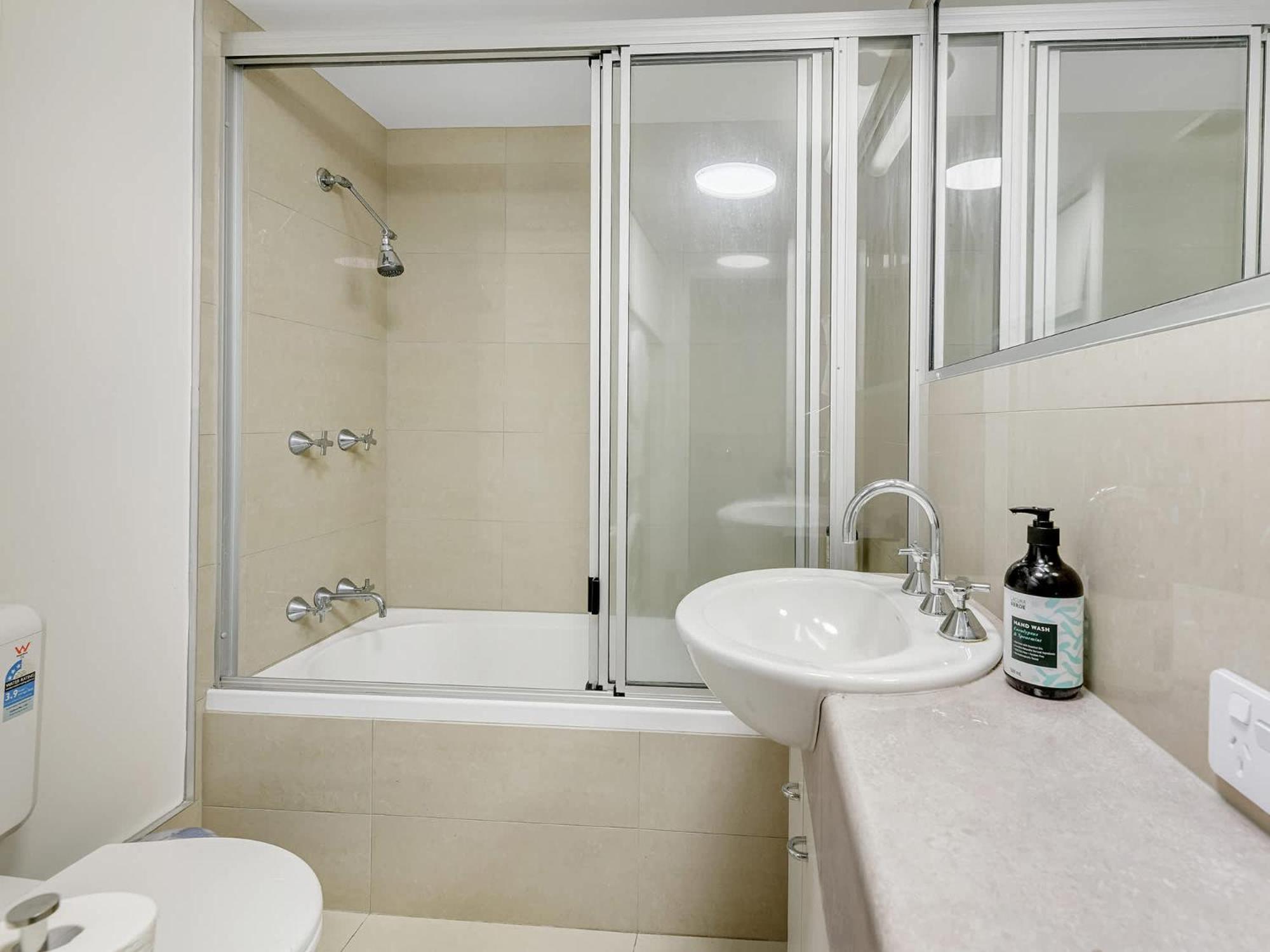 Apartment Tropical Apmnt Pool Optional Parking *