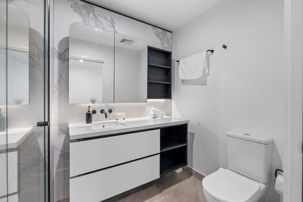 The Halo - New Lux South 2br With Parking & Pool Apartment *
