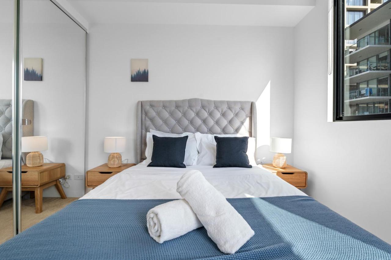 The Halo - New Lux South 2br With Parking & Pool Brisbane