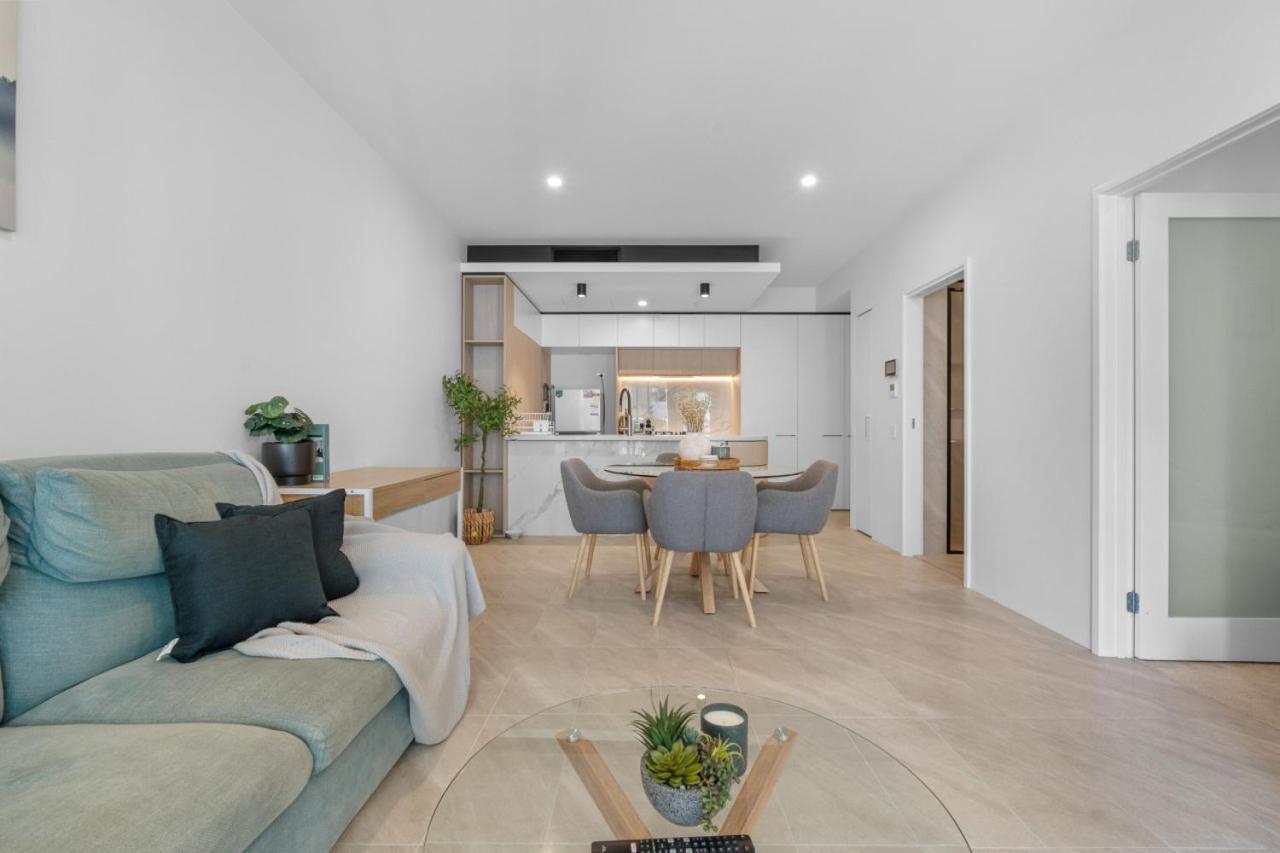 The Halo - New Lux South 2br With Parking & Pool