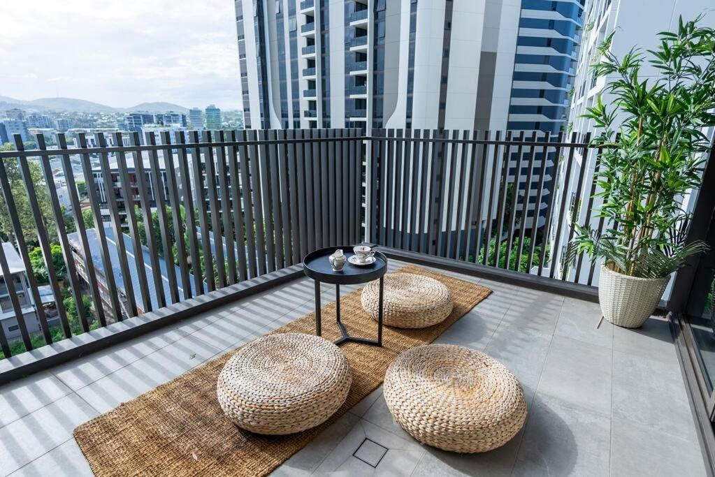 West End Boutique - Private 2 Bedroom 2 Bathroom Near South & Bne City Apartment