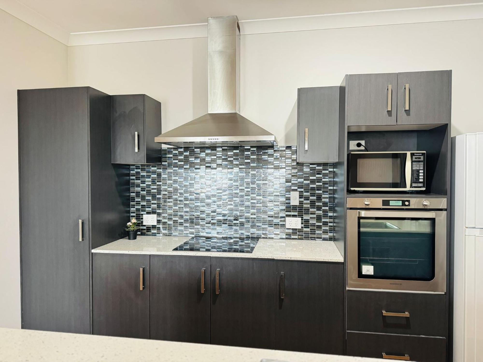 Serene Share In Coopers Plains Homestay *