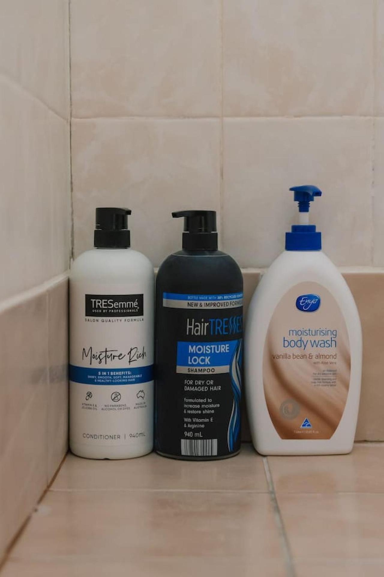 Charming 4br House W Pool And Parking Near Sunnybank *