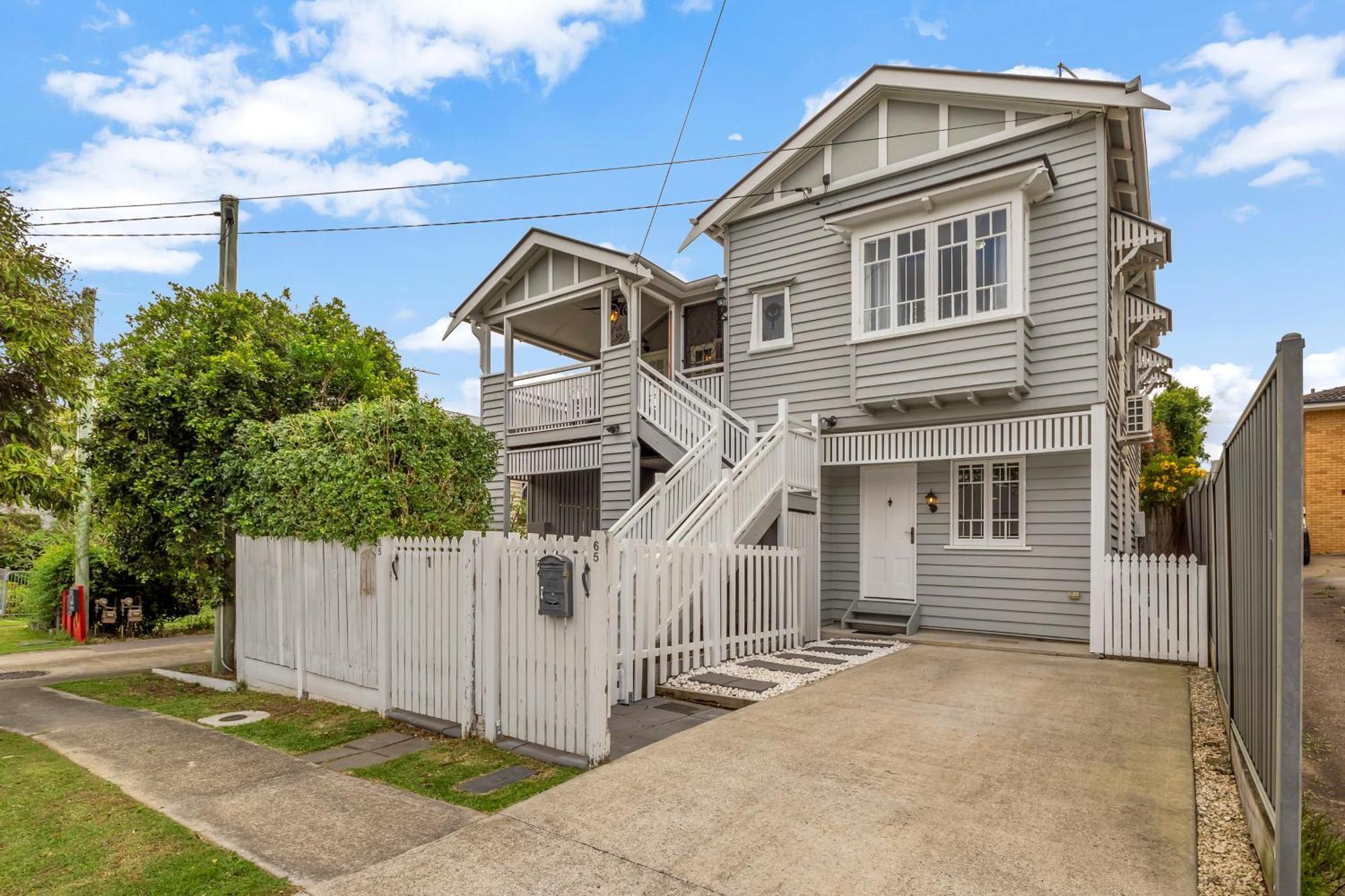 Cedar Street Upper 3br2bath Pets *