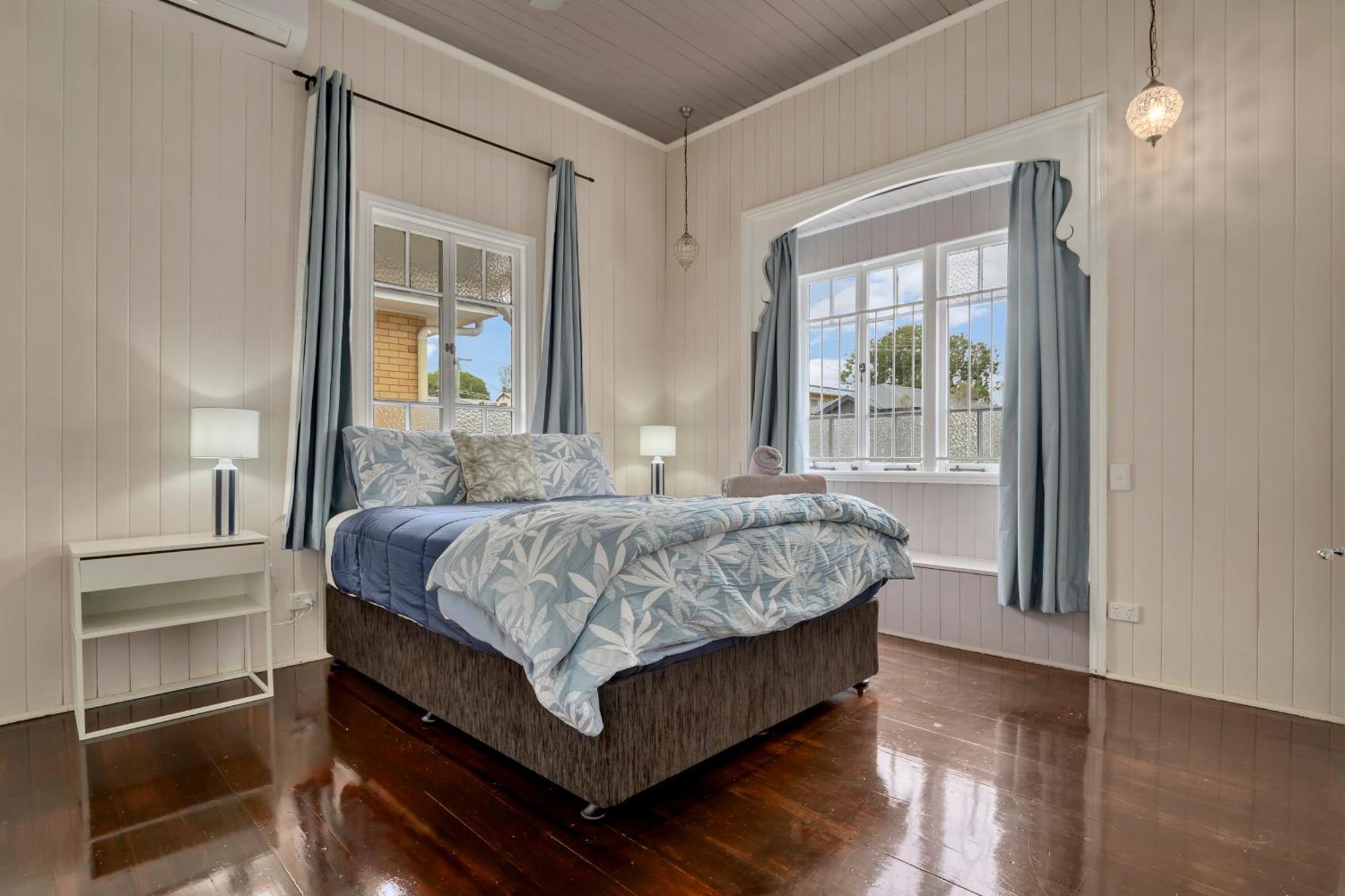 Cedar Street Upper 3br2bath Pets