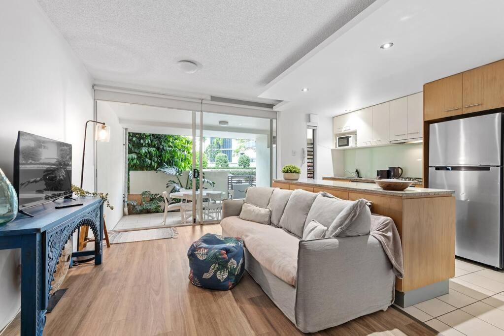 Hustle And Bustle 2bed 1bath 1car Pool Teneriffe * Brisbane