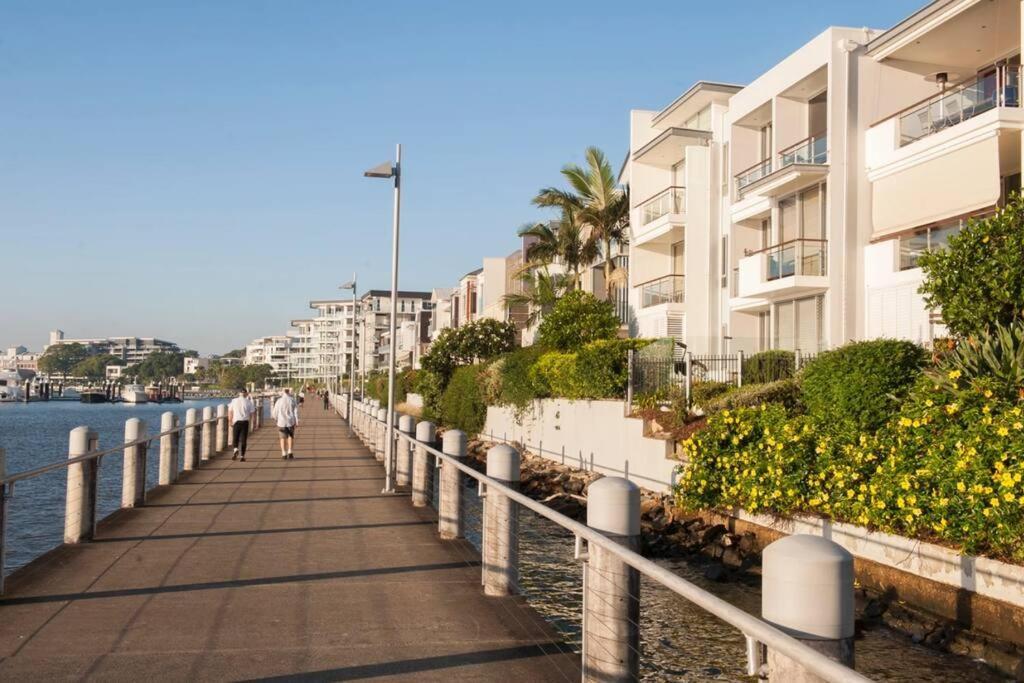 Hustle And Bustle 2bed 1bath 1car Pool Teneriffe Apartment