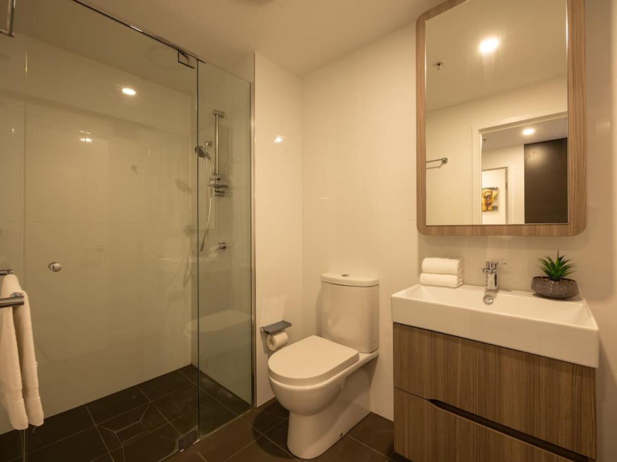 Cbd 3b2b Near Everything With Parking And Balcony