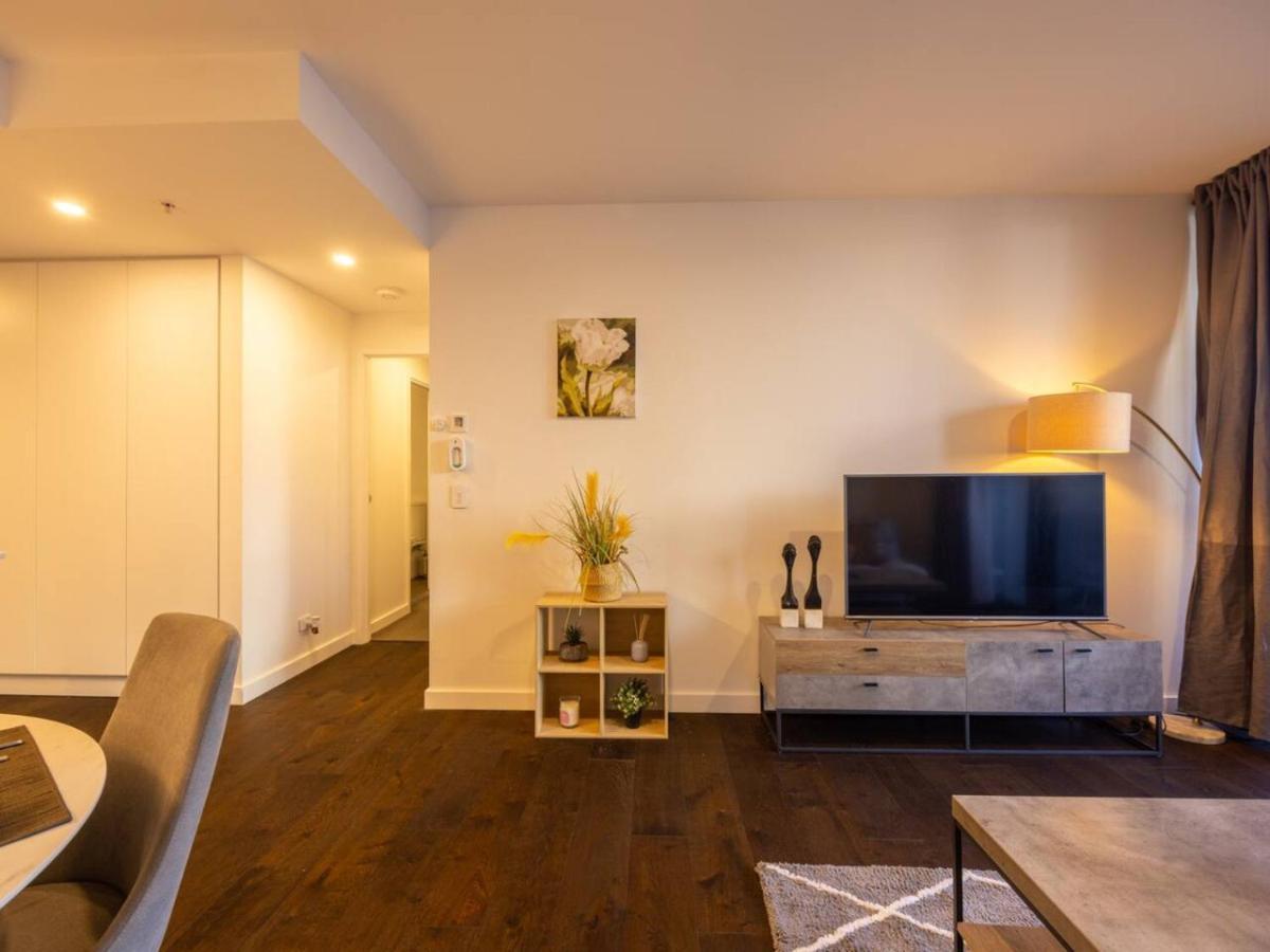 Apartment Cbd 3b2b Near Everything With Parking And Balcony Brisbane