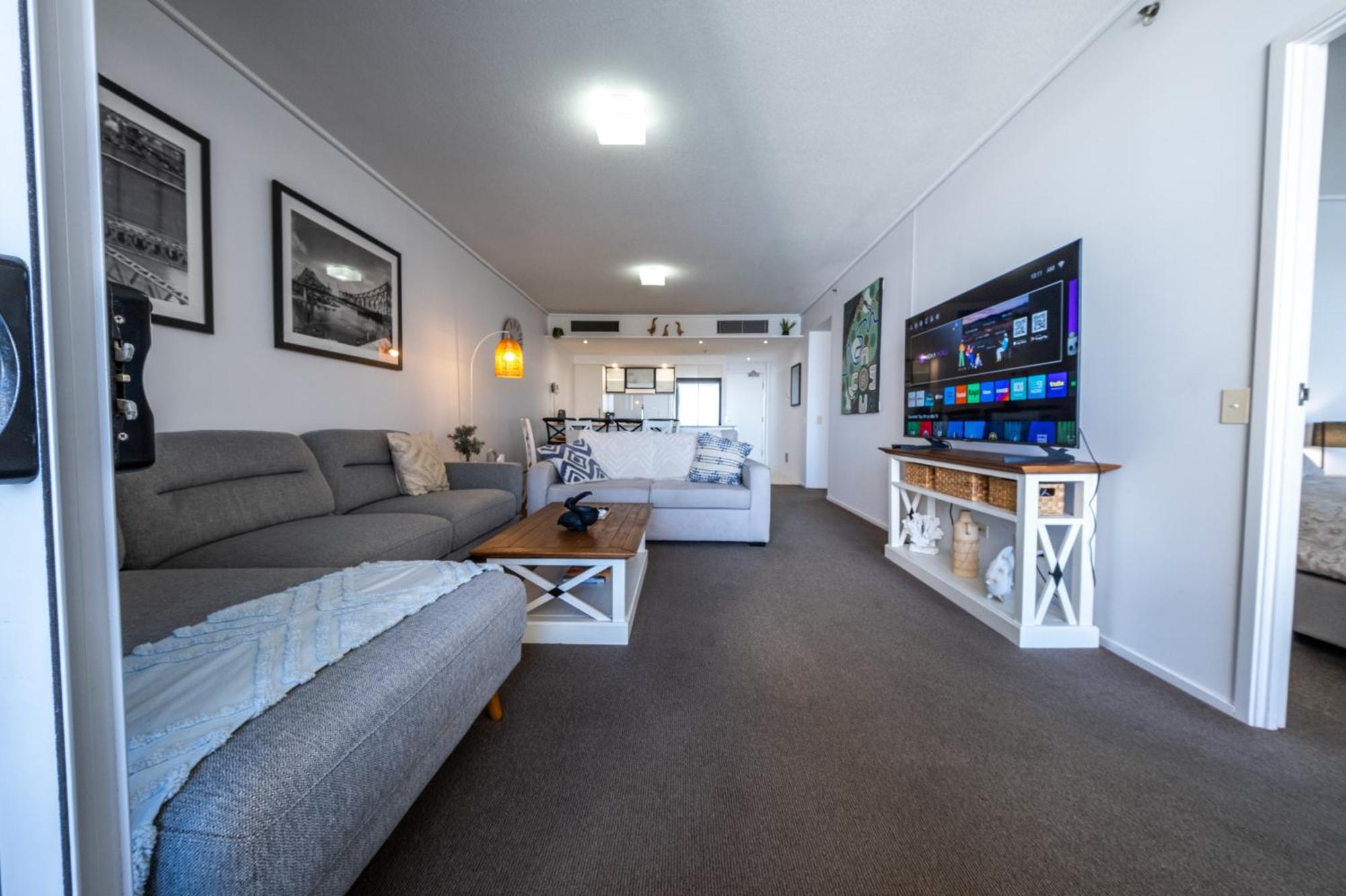 Luxury Riverfront *