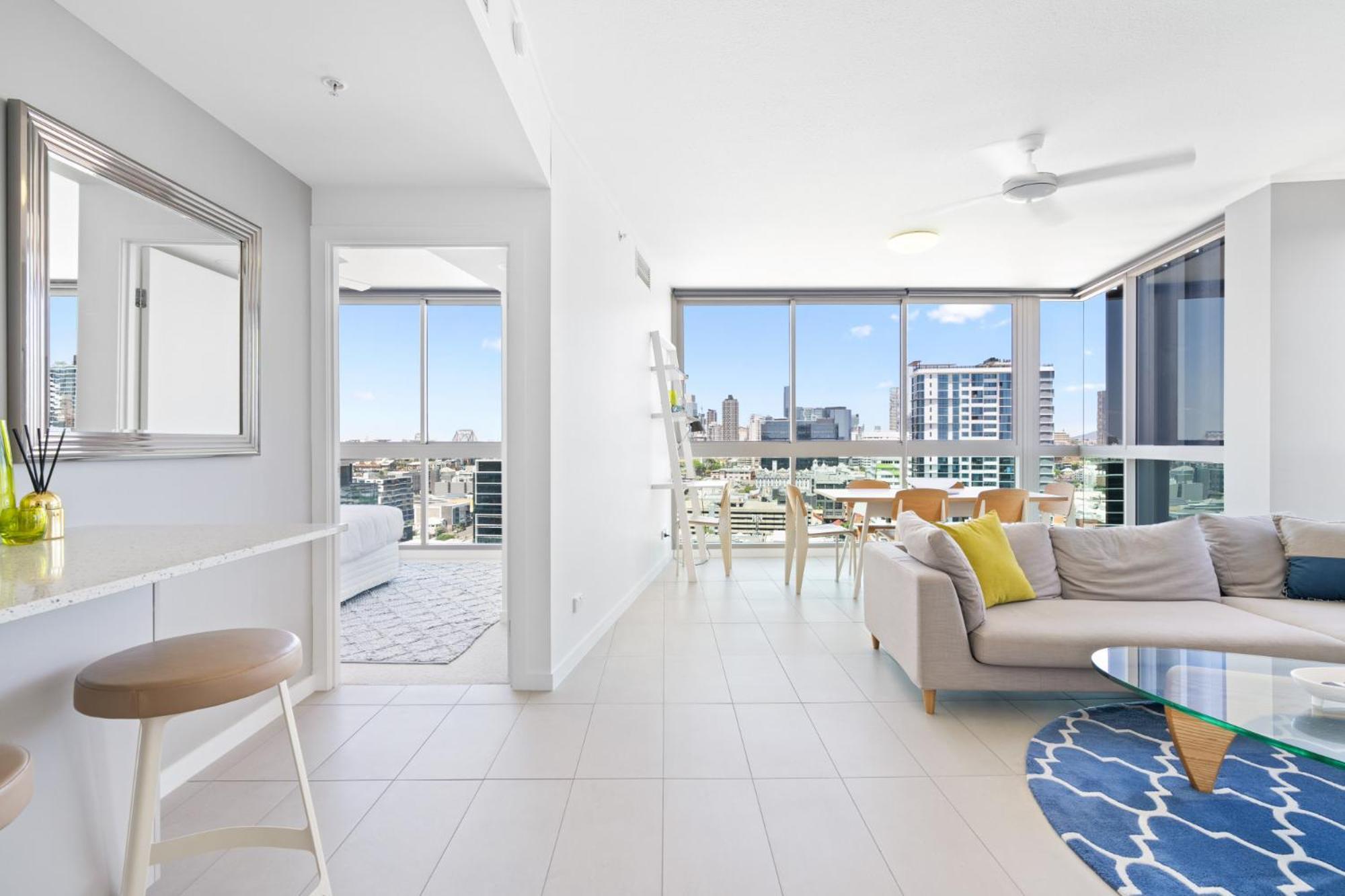 Elegant 2-bed With Rooftop Dining & Fabulous Views Apartment Brisbane