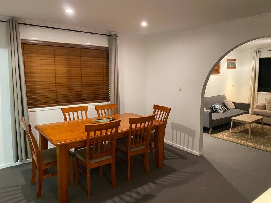 Family 3-bedroom Everton Hills Apartment *