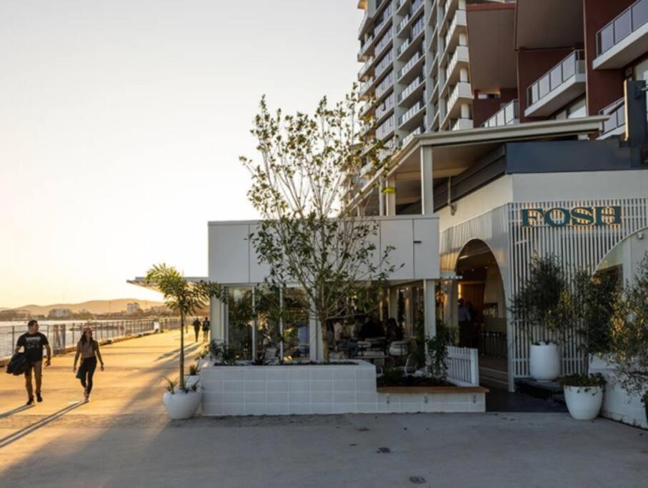 Hamilton Riverside Luxury W Carpark Apartment