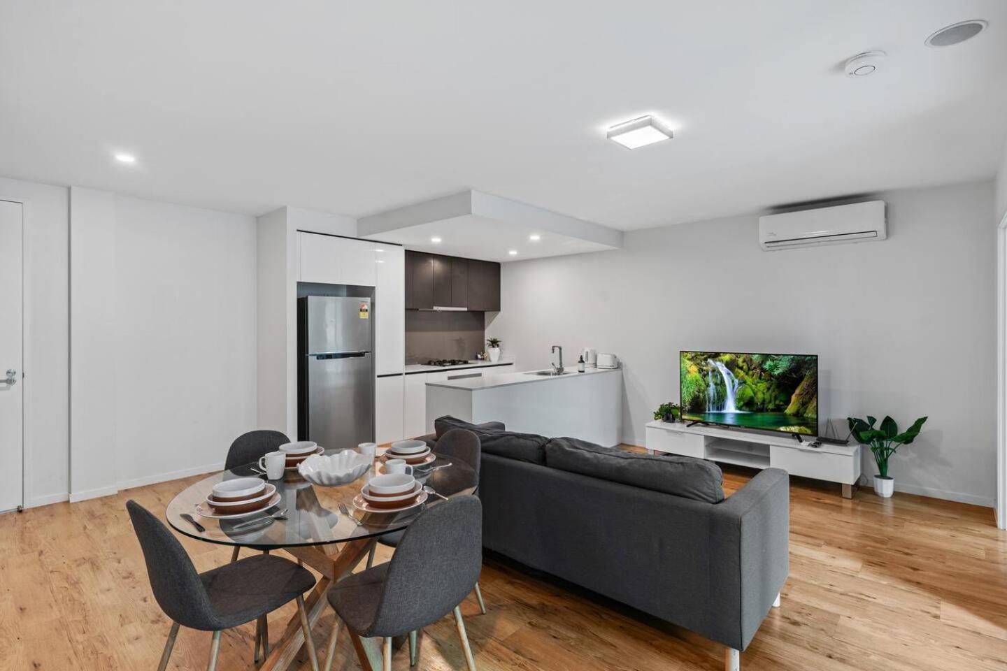 Apartment 2br In Prime Location *