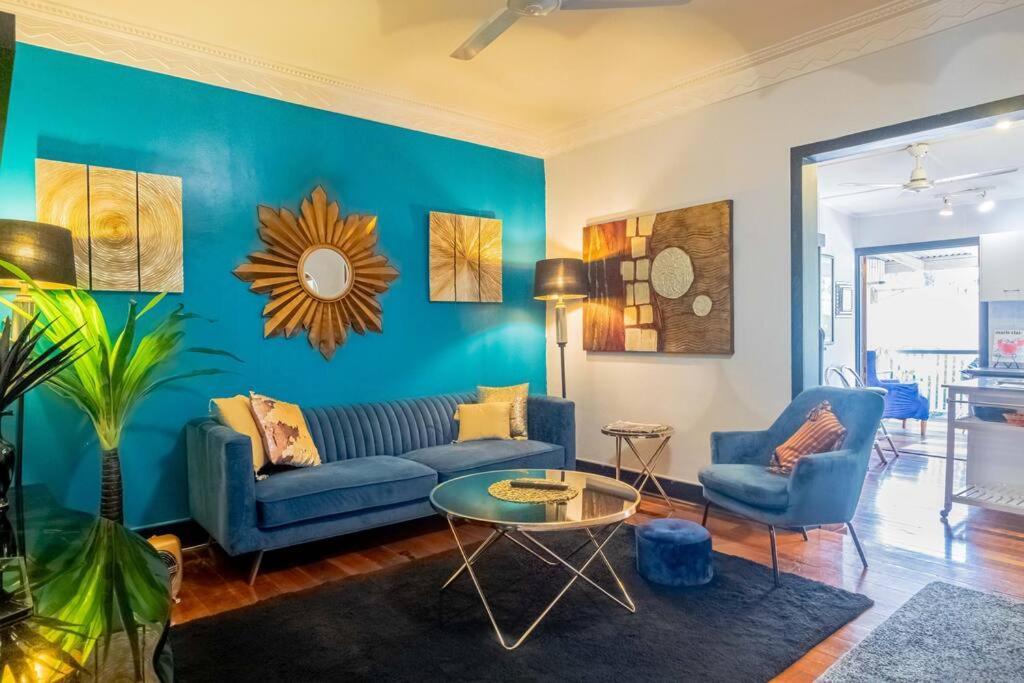 Apartment Art Deco Retreat, Shops & Cafes, Public Street Parking *