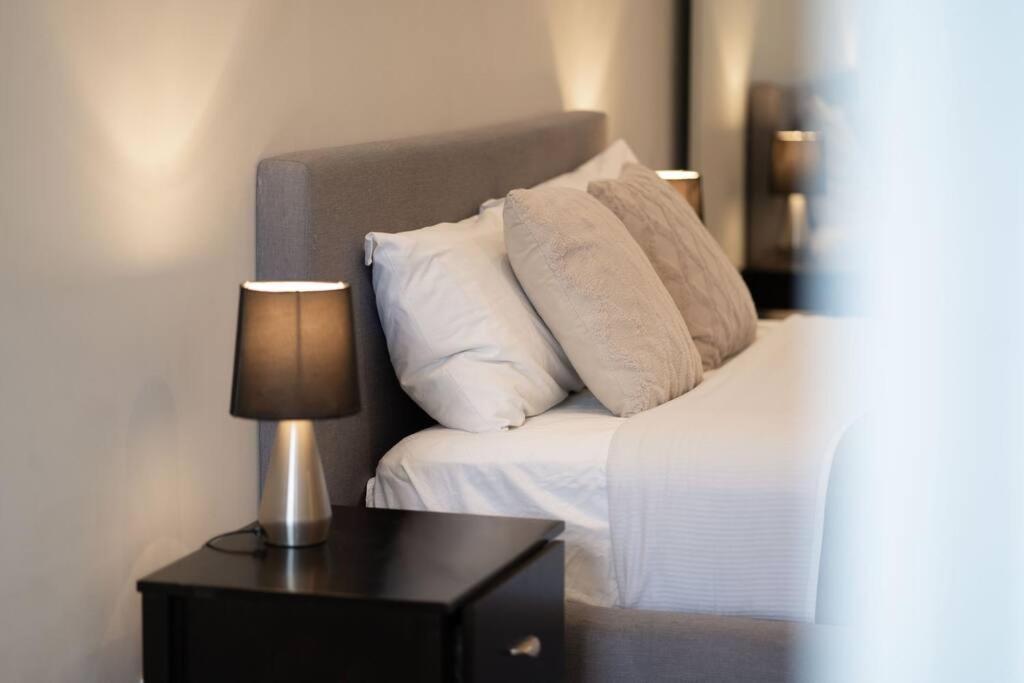 2br - Pool, Gym & Big Balcony Apartment *
