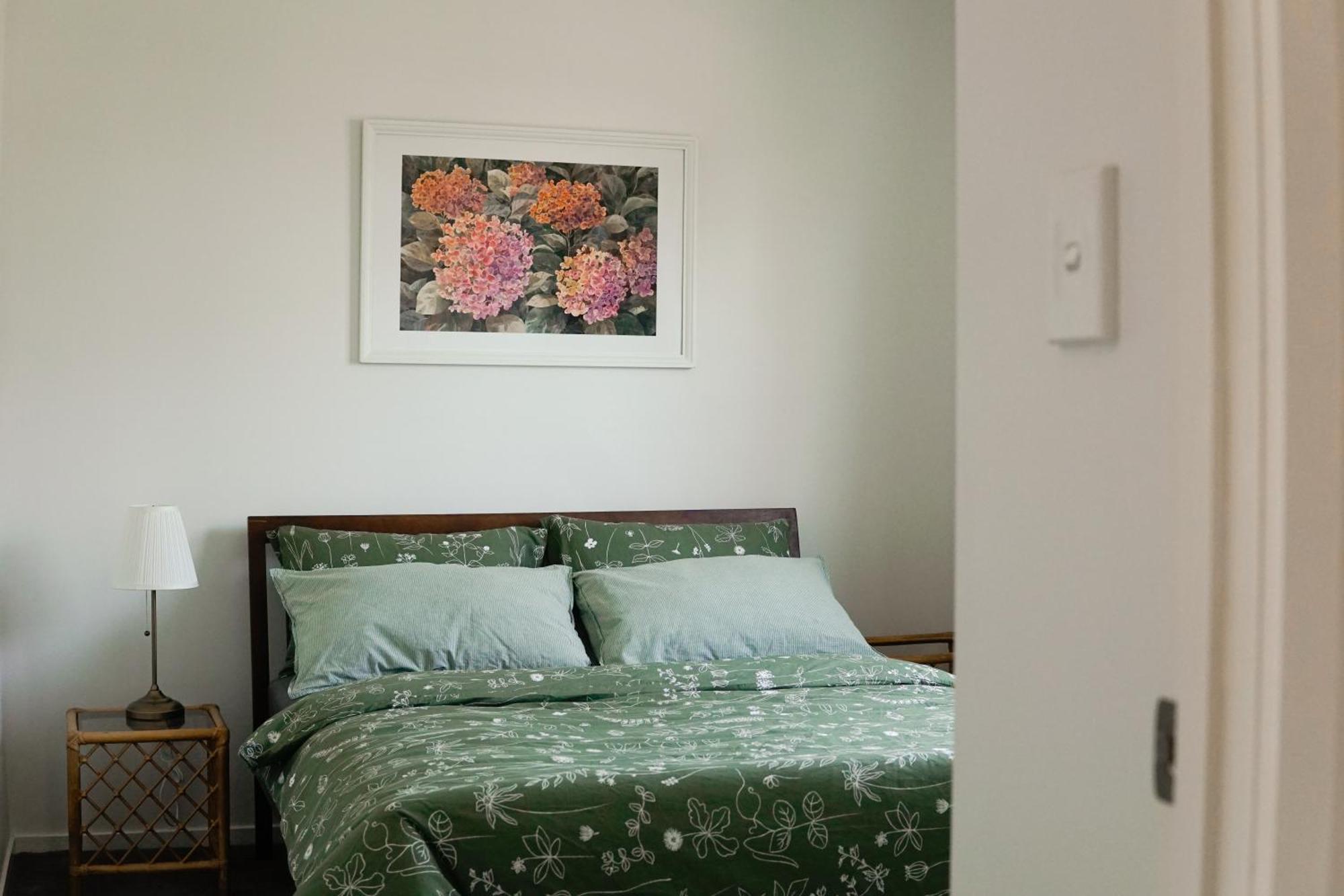 Located In The Heart Of Indooroopilly Apartment