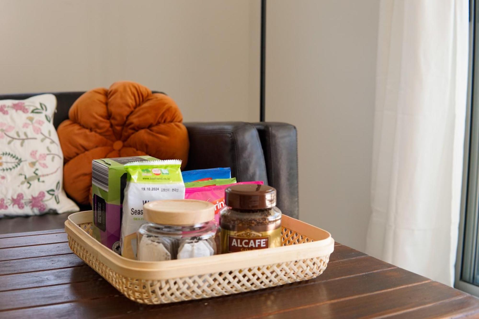 Located In The Heart Of Indooroopilly Apartment Brisbane