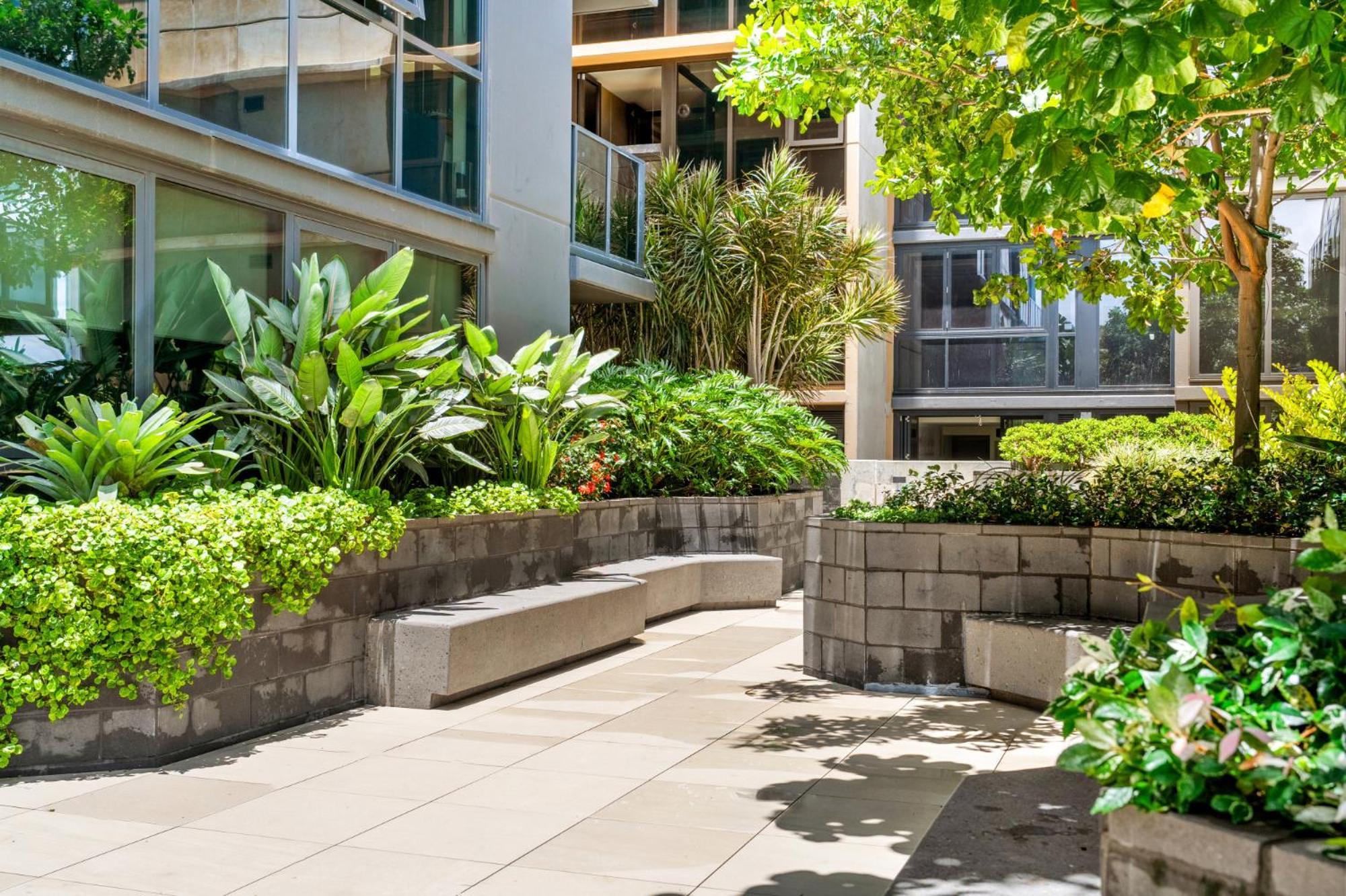 Sleek 1-bed With Rooftop Pool Apartment Brisbane