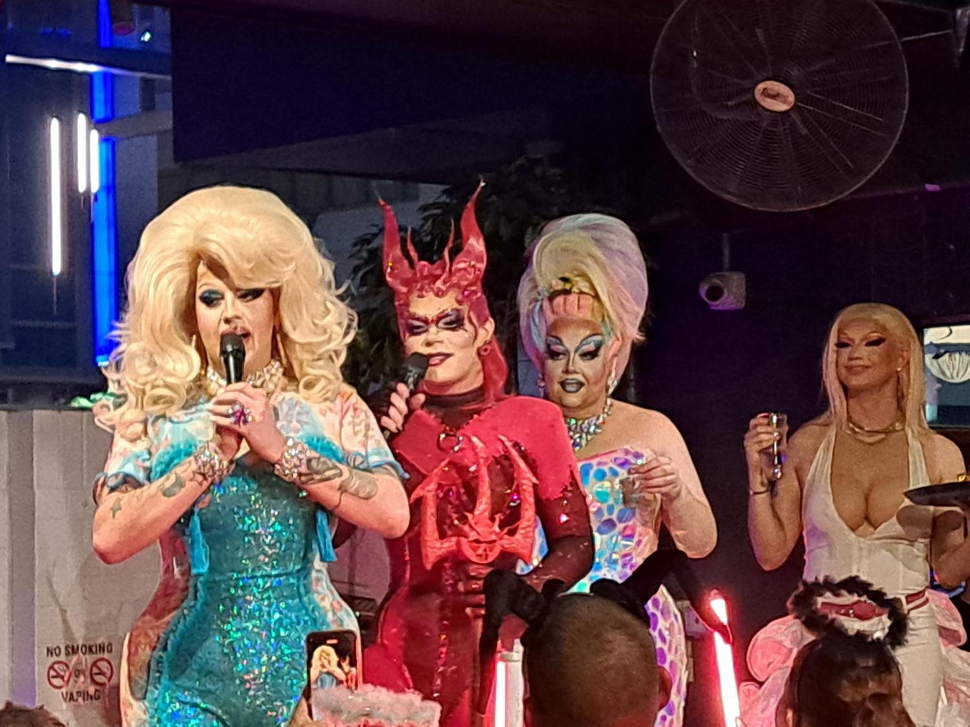 1960s Pool House - Hosted 4*