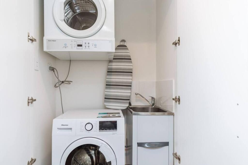 Modern Style River View 2 Bedroom With Parking Apartment *