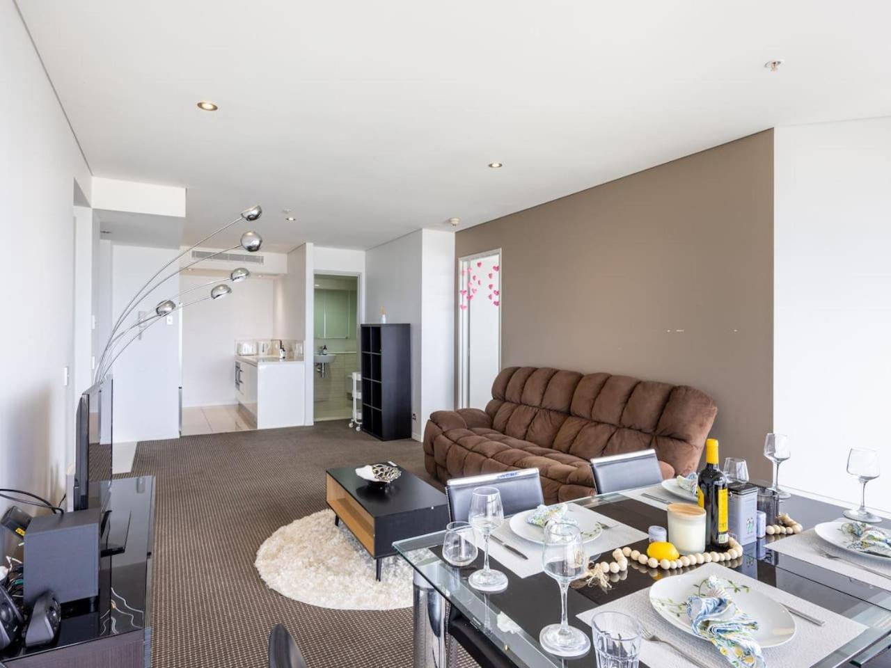 Stunning 2br Lights View Near Parks And Riverside Brisbane