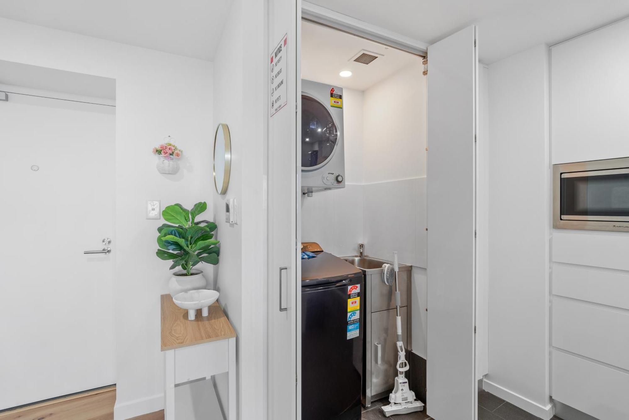 Riverviews 1br 1ba Skytower With Pool, Gym, Sauna Apartment Brisbane