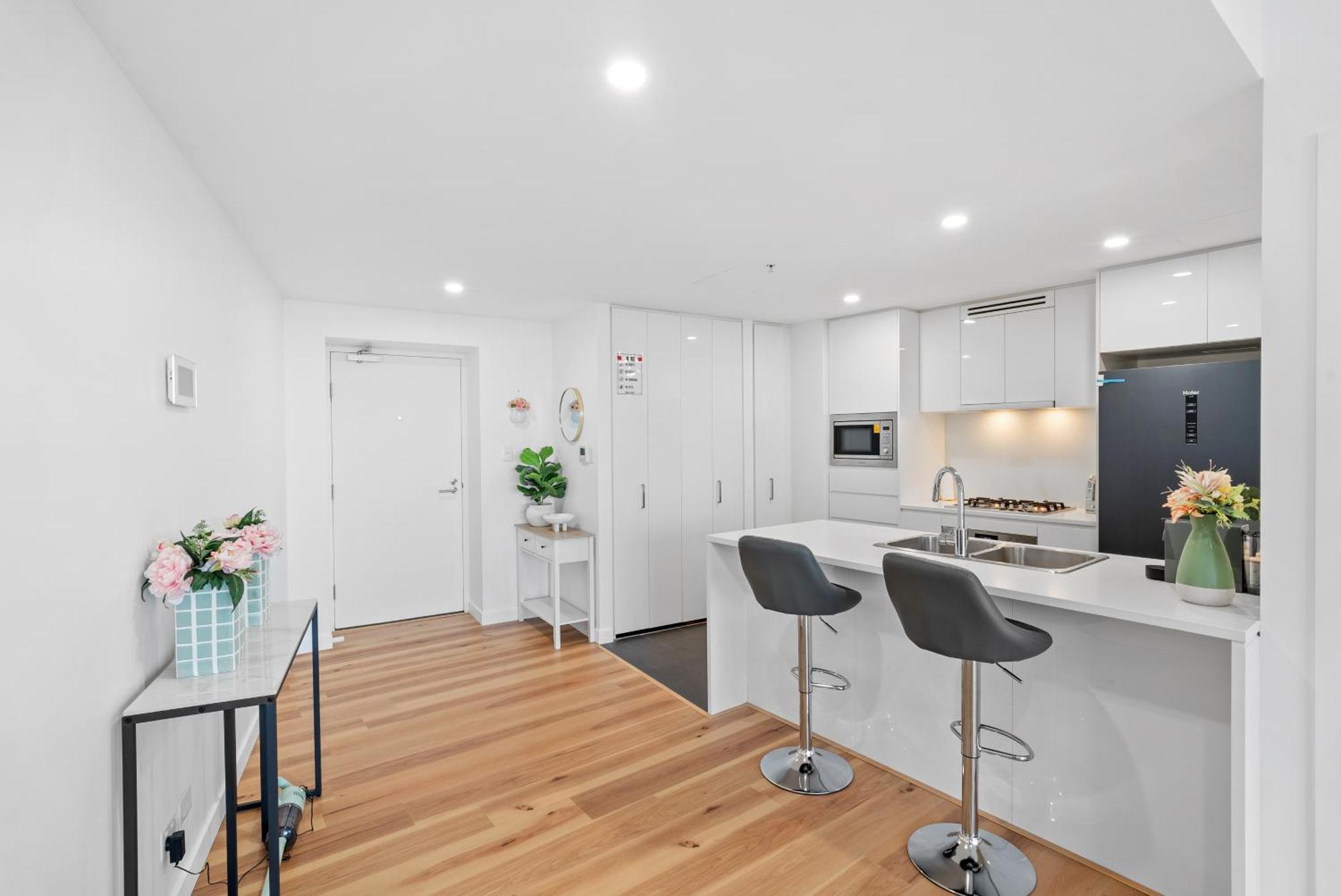 Riverviews 1br 1ba Skytower With Pool, Gym, Sauna