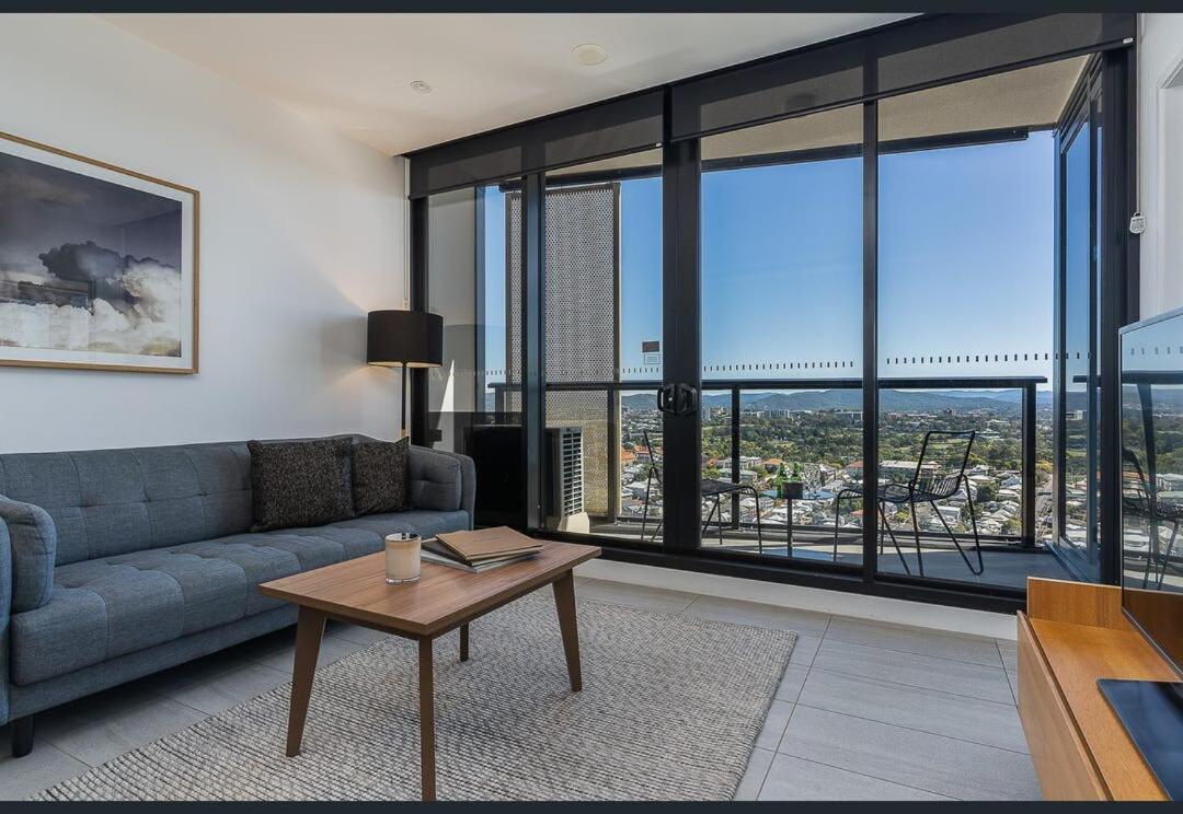 Luxury Views, Centre Of * Brisbane