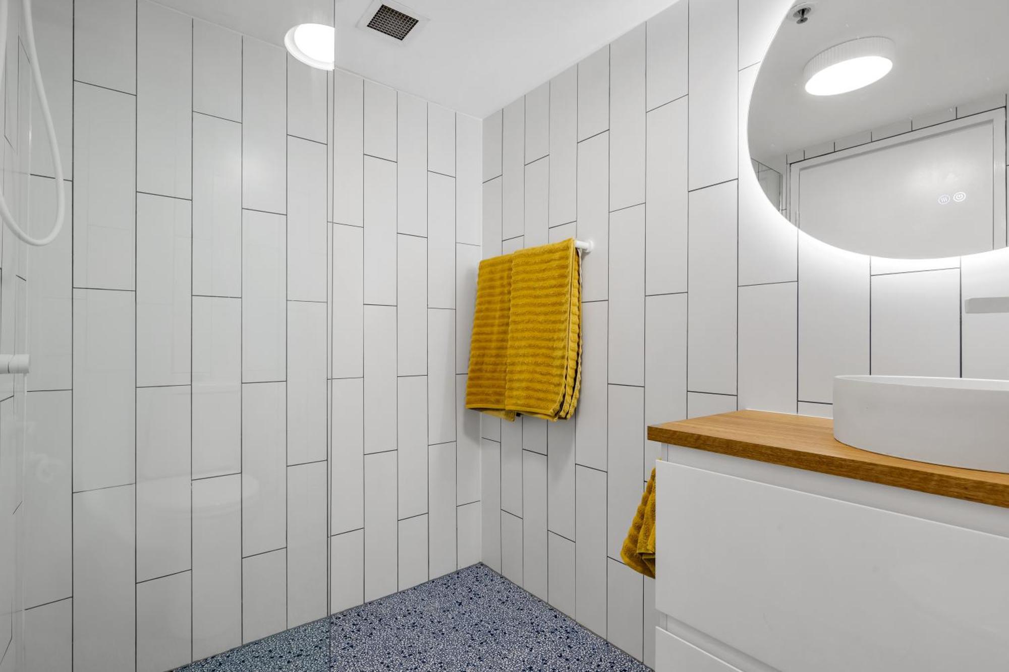 Spacious 2br- Centre Of Brissy!