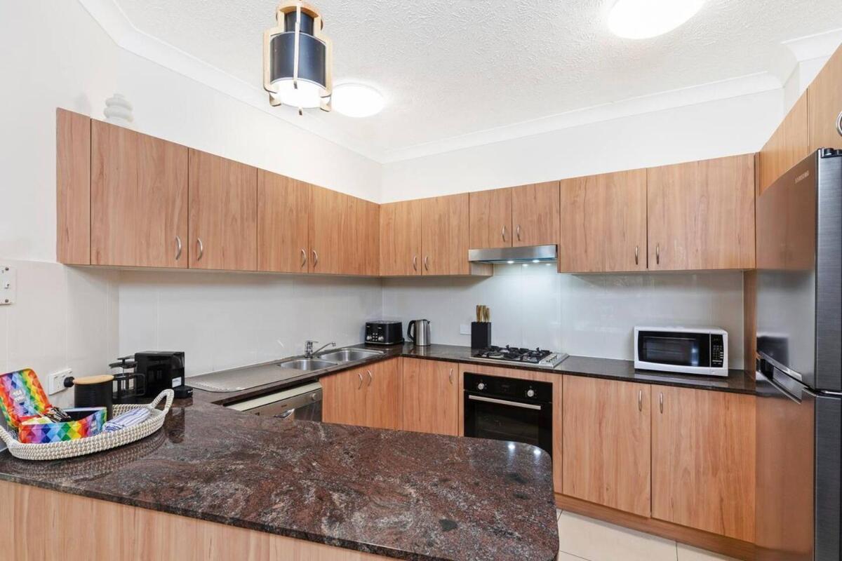 Apartment Garden 2bed X 2bath, Parking *