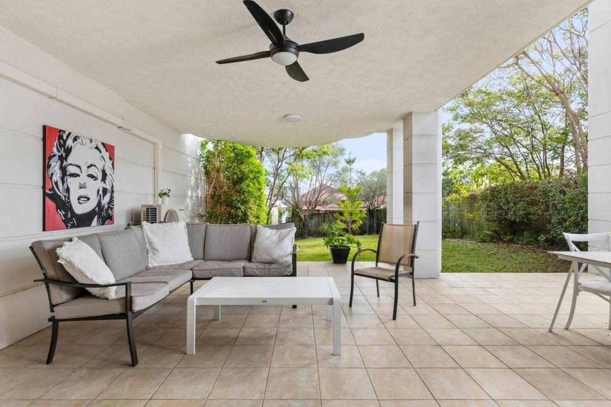 Apartment Garden 2bed X 2bath, Parking *