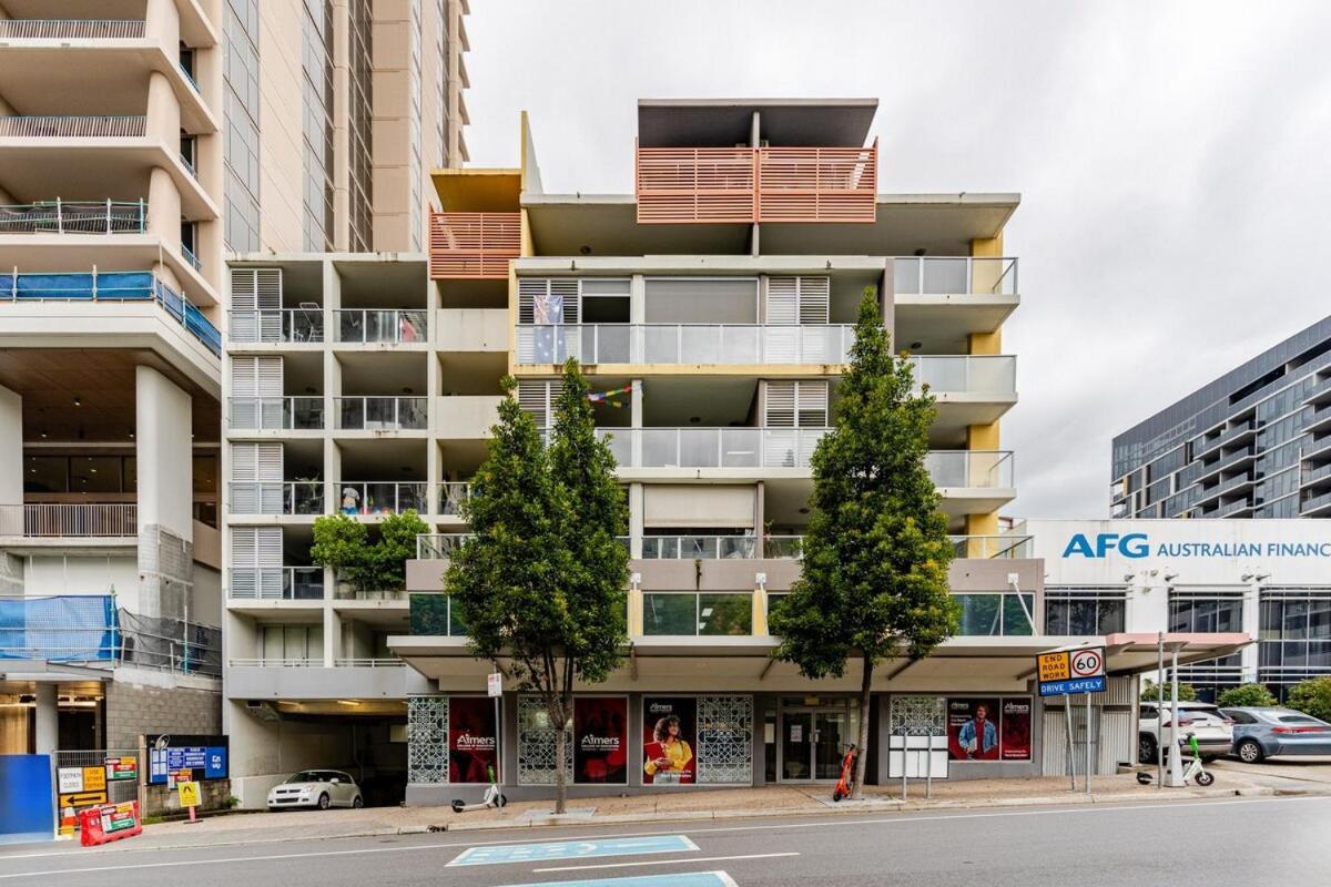 Artist Retreat With Huge Entertaining Balcony Apartment Brisbane