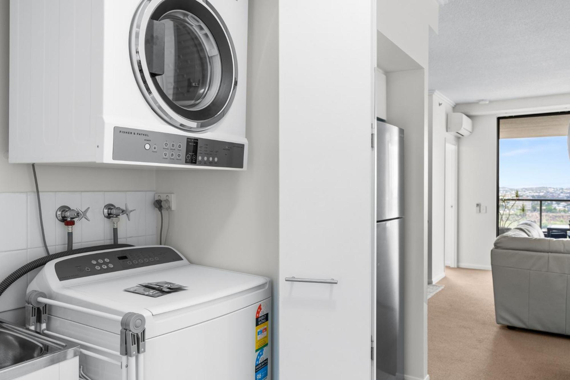 2-bed With River Views * Brisbane