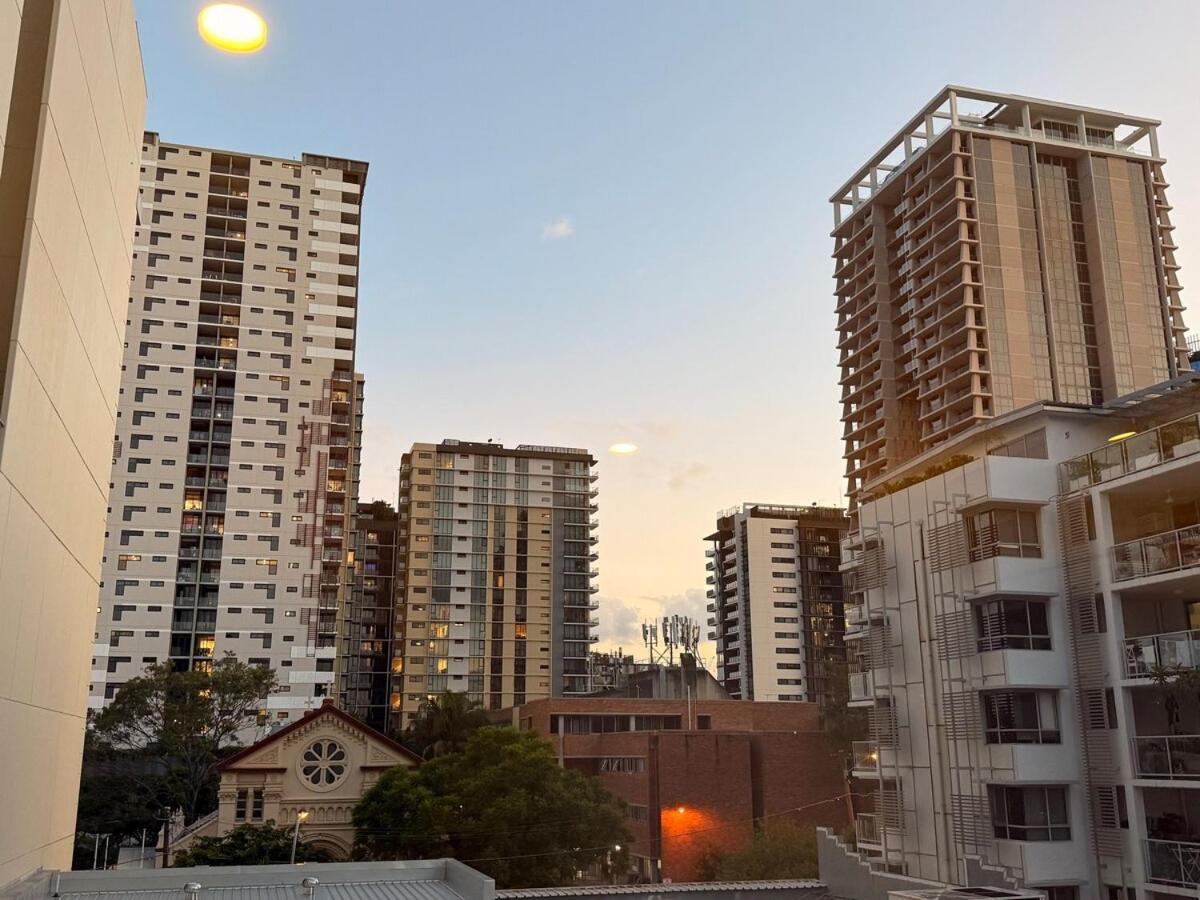 Discover Urban Bliss In Our 1-bedroom Apartment! Views And Cultural Gems Apartment Brisbane