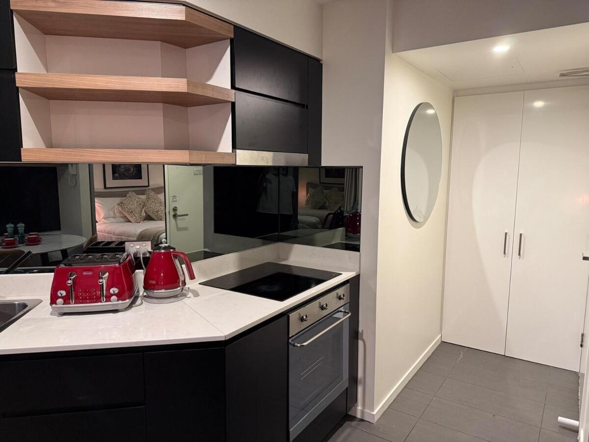 Discover Urban Bliss In Our 1-bedroom Apartment! Views And Cultural Gems Brisbane