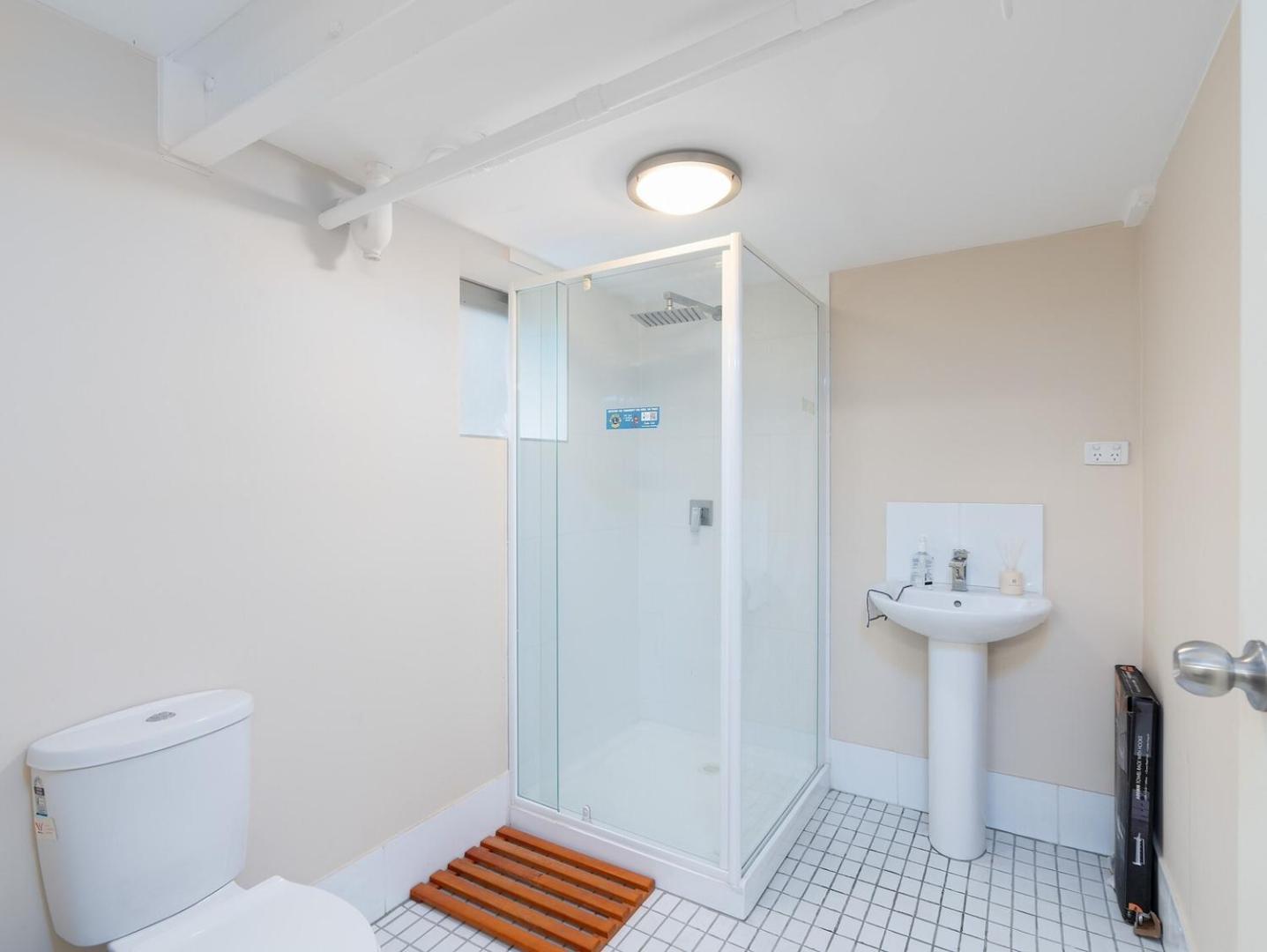 Quiet 4br Haven With Surroundings Brisbane