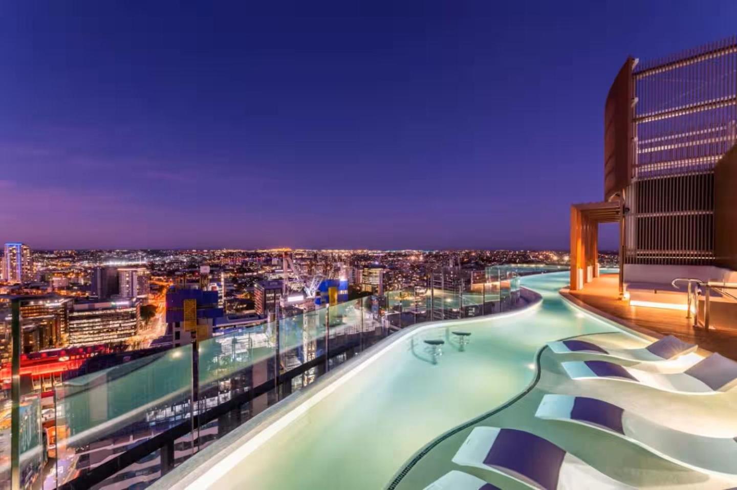 Holiday home Luxury Peppers Infinity Pool Stylish With 2bd & 1c Park Brisbane