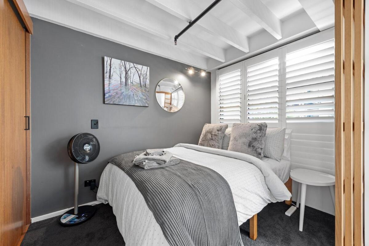 Luxury Water Views - 2bed-2bath-1car-pool Brisbane